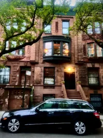 Elegant Uptown Historic District Garden Suite - Image 2