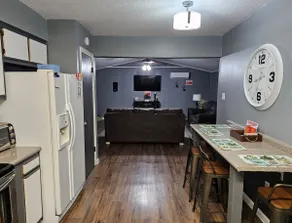 Flag City Cottage (4bd/2ba, pet-friendly w/fee) - Image 4