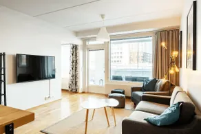 Modern, Bright, Close to the City Center & Parking - Image 4