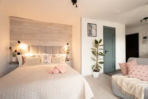 Bright Romantic Apartment Flowers – City Escape - Image 4