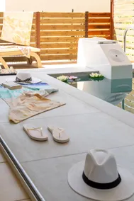 My home - with private heated swimming pool - Image 3