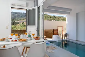 My home - with private heated swimming pool - Image 4
