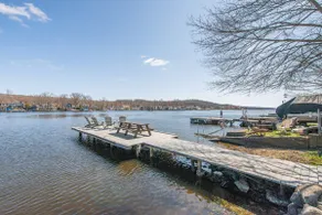 Dog Friendly Lake House: Dock, Game Room, Kayaks - Image 2