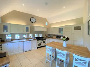 Dancers Cottage, Cotswold River retreat, Southrop - Image 5