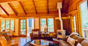 Romantic Creekside Cabin-Hot Tub-Privacy - Image 4