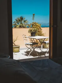 Villa with private access to the sea - Image 4