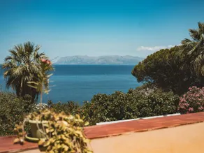 Villa with private access to the sea - Image 5