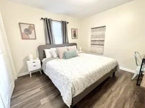 *Prime Pad * King Bed * Long Term Stays* - Image 4