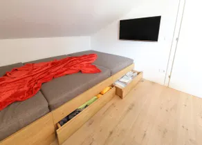 City apartment under the Puschtra sky - Image 4