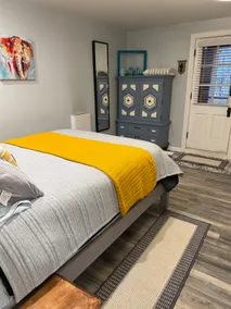 Comfy retreat. Full suite + bedroom. - Image 2