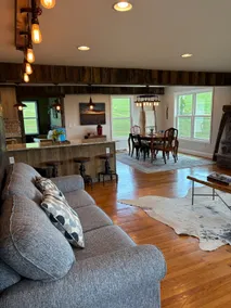 Mountain farmhouse on 300 + acres with million$views - Image 4