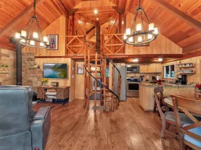 Charming Log Cabin at Lake Cushman - Image 3