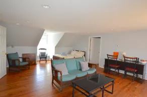 UVA Neighborhood Spacious Upper Floor - Image 5