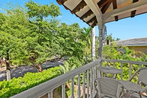 Upstairs 1bdrm w/Balcony - Image 3