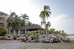 Peaceful Ground floor beachfront - Image 2