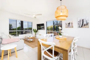 Sand on Blueys Beach - Dogs welcomed! 3 Bedrooms - Image 5