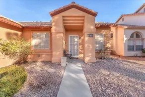 Beautiful 1 story - Pool/patio/BBQ - Image 3