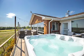 Lake House with fabulous VIEW! Deck & Hot Tub - Image 2