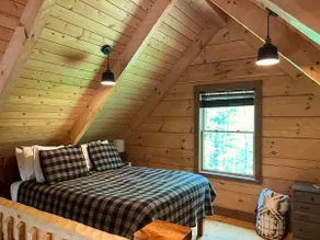 Cohosh - Hand hewn private log cabin with views - Image 3