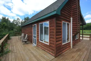 Cozy Lakeview Chalet - Image 4