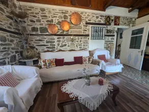Wood & stone house - Image 3