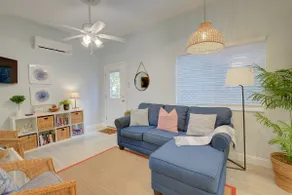 Beachy Modern Downtown Getaway I - Image 3