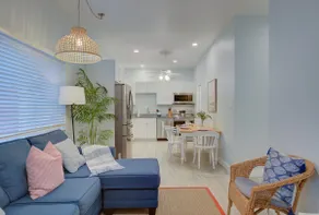 Beachy Modern Downtown Getaway I - Image 2