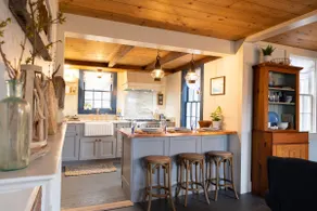 HGTV Featured Cape Cottage Minutes to Beaches - Image 5