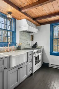 HGTV Featured Cape Cottage Minutes to Beaches - Image 2