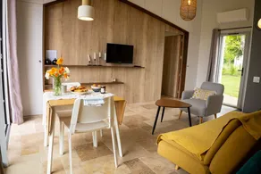 Nordic spa with countryside views - Image 3