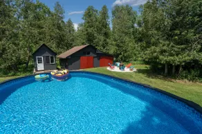 La Datcha 20 Acres Private Spa, with Pool, Jacuzzi & Wood Burning Sauna - Image 4