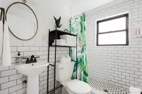 King & Queen bed, 2 SMART TV'S, 1 mi to Downtownx - Image 3