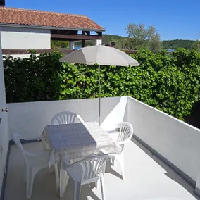 Beach front with terrace and see view Aprtment MARE - Image 5