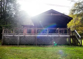 Charming 1940s Cabin on Bold Stream - Image 5