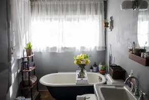 Charming 1940s Cabin on Bold Stream - Image 3