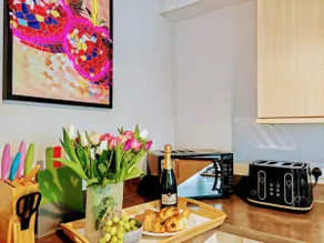 Lakeside: Argosy 3bed house 2bath parking M27 J5 Southampton Airport sleeps 6 - Image 2