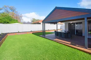 5 Bedroom Home meters from the beach - Image 3