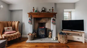 Grade II Listed House near Chatsworth - Image 2