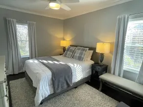 Sophisticated Oakley Living-Walkable to Everything - Image 3