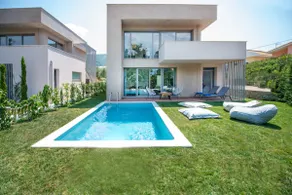 Villa SunBlue • Pool • Seaside • Walk to Beach - Image 2