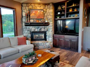 View House ~ Great Views, HotTub, mins to ski/town - Image 2
