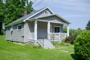 South Marquette Bungalow - Image 2