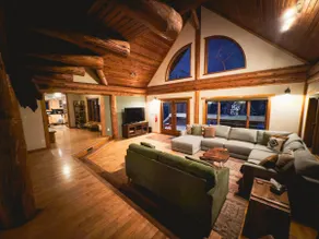 The Lazy Elk | Private Mountain Lodge + Hot Tub - Image 5
