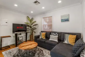 Private 2/2 house close to universal studios - Image 2