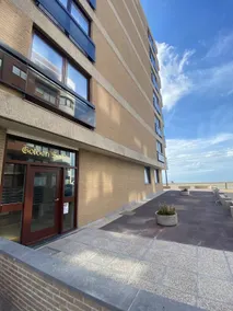 Corner studio with ocean views and hotel feel - Image 5
