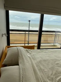 Corner studio with ocean views and hotel feel - Image 3