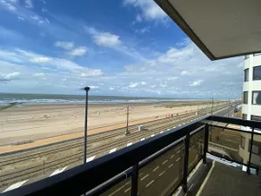 Corner studio with ocean views and hotel feel - Image 4
