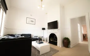 Charming 100 year old cottage - Walk everywhere! - Image 2