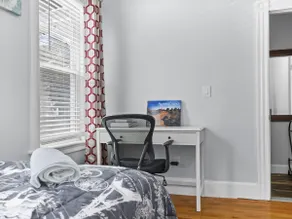 Cozy, 1st FL, 3BR2BA, 2Park，7min walk to Subway - Image 5