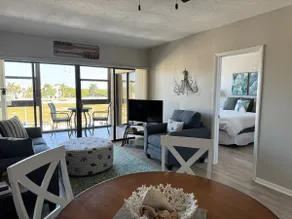 Beautiful Old Naples Waterfront Condo - Image 2